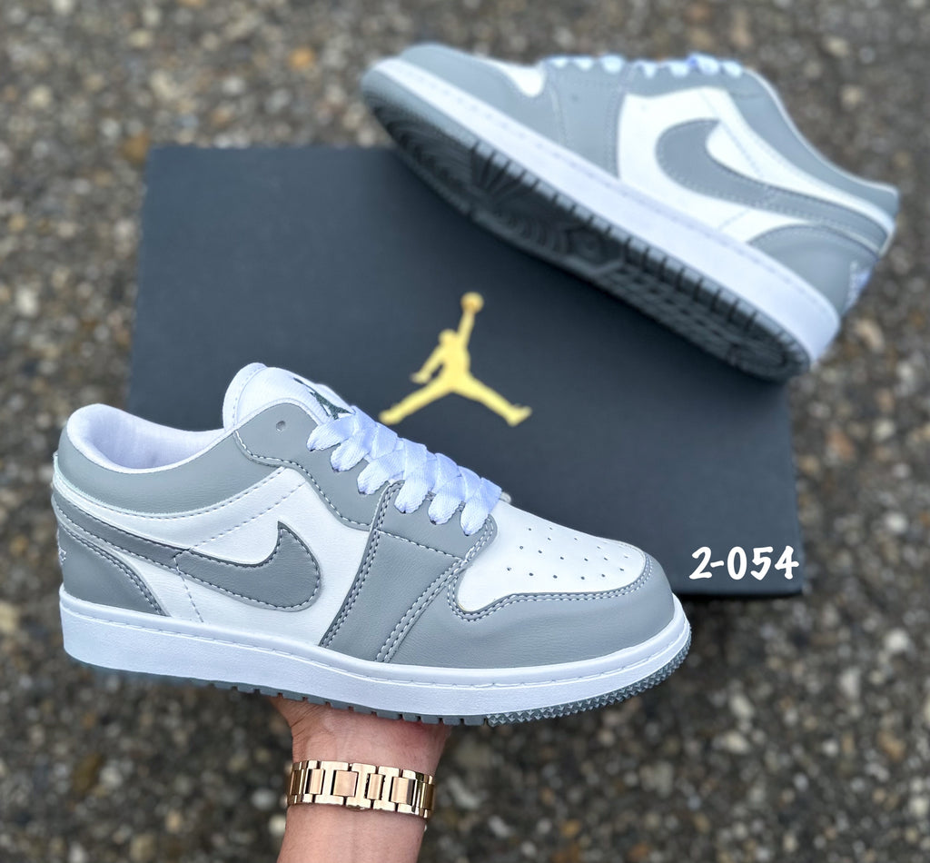 Gray helmet for bikers