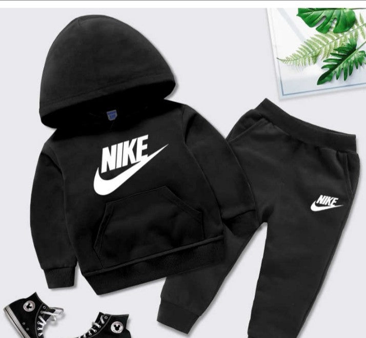 CONJUNTO DE SUDADERA NIÑO NIKE P109