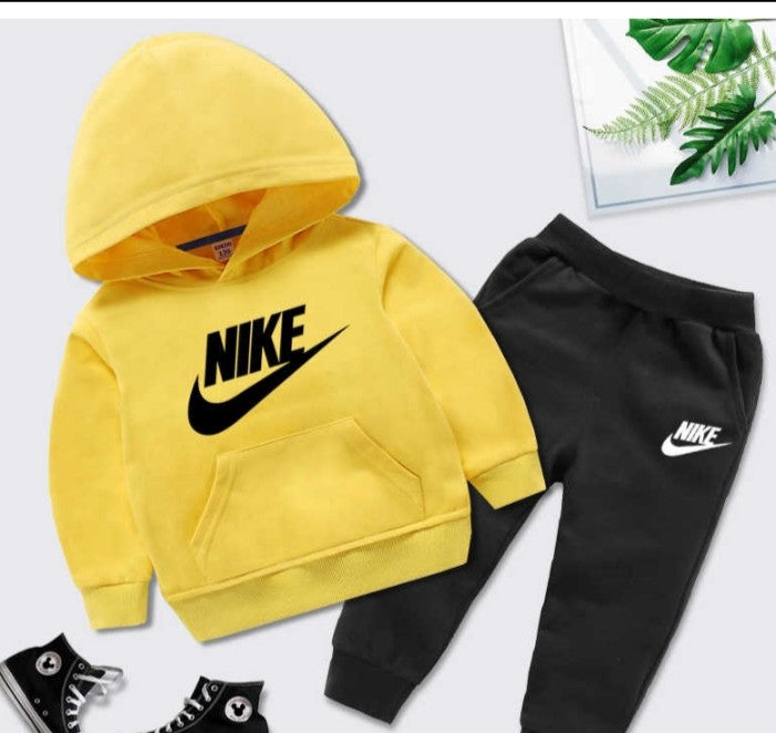 CONJUNTO DE SUDADERA NIÑO NIKE P109